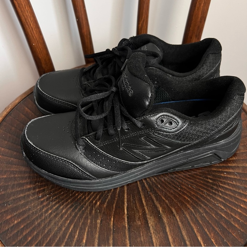 New Balance Black Leather Women's Lace-Up Comfort Sneakers